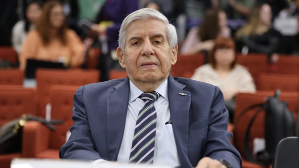 Mesmo exercendo direito parcial de silêncio, o ex-ministro do governo Bolsonaro deu a entender que só não adotou medidas ilegais por falta de "clima"