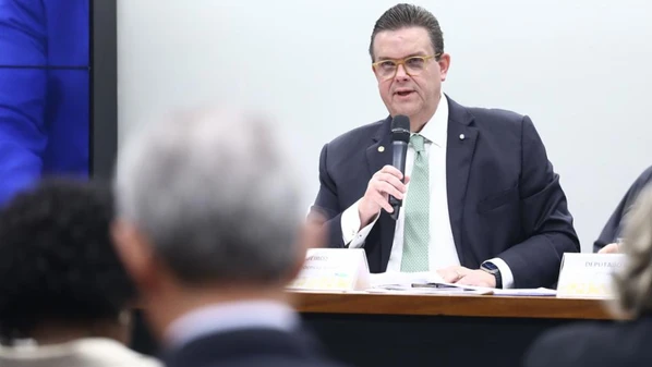Estimativa foi feita pelo ministro da Previdência Social, Wolney Queiroz, em audiência na Câmara dos Deputados nesta terça-feira (10)