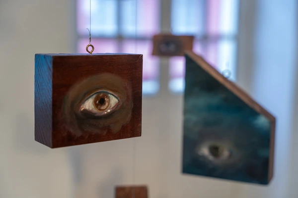 Exposição “A Paixão mora no Mistério”