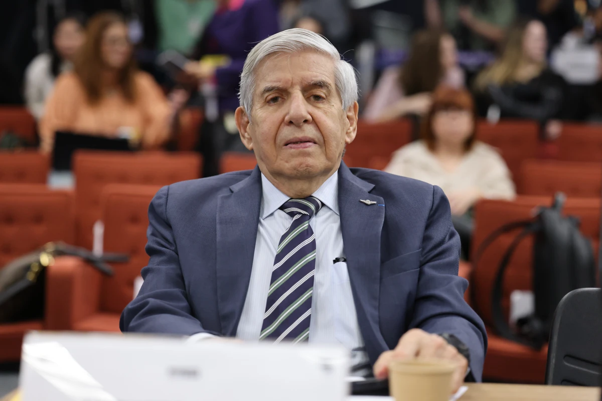 General Augusto Heleno durante interrogatório no STF