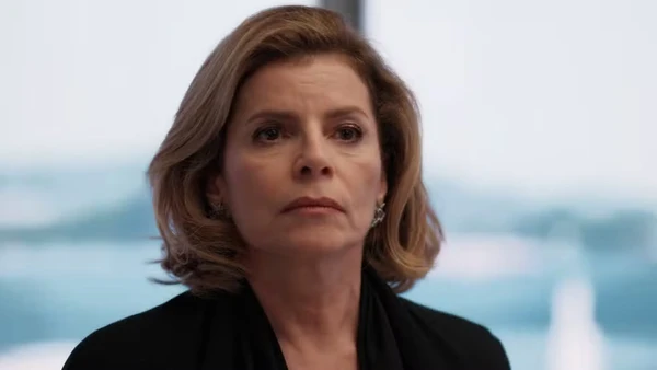 Odete Roitman se abala com ligação