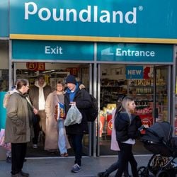 Cadeia criada em 1990 e símbolo do chamado "pound shop", com produtos voltados para o consumo acessível, vinha enfrentando dificuldades financeiras.