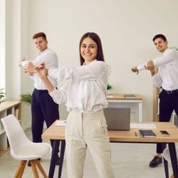Ele pode atingir até quem pratica uma hora de atividade física por dia e engloba qualquer situação em que há restrição de movimento contínuo