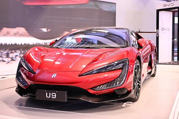 BYD YANGWANG U9