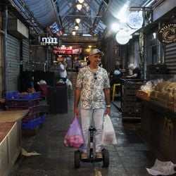 Israel realizou uma série de ataques de grande proporção contra o Irã na madrugada de sexta-feira.
