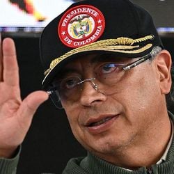 Em uma semana marcada pela violência e a polarização política, o presidente Petro dá um passo a mais em seu enfrentamento ao Congresso