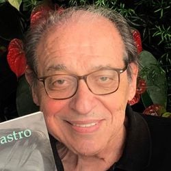 Homenageado da Bienal do Livro do Rio, escritor lança obra sobre como Segunda Guerra Mundial impactou a vida na cidade.