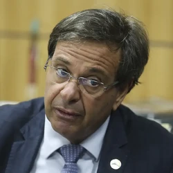 Polícia Federal fez buscas contra Mauro Cid e prendeu ex-ministro de Bolsonaro nesta sexta-feira (13)