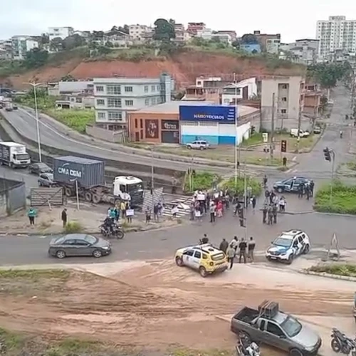 Imagem - Manifestação complica trânsito na Rodovia Leste-Oeste em Cariacica