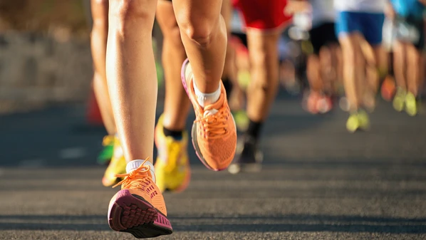 A corrida contribui para o equilíbrio metabólico, a prevenção de doenças crônicas e a melhoria da qualidade de vida.