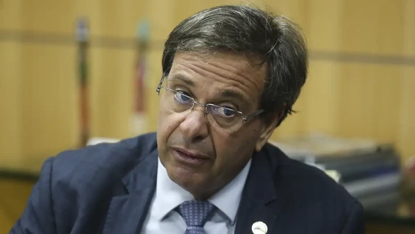 Polícia Federal fez buscas contra Mauro Cid e prendeu ex-ministro de Bolsonaro nesta sexta-feira (13)