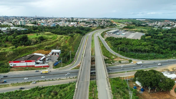 Expectativa era que a obra fosse concluída em dezembro do ano passado, mas desapropriações atrasaram o cronograma, segundo o Ministério dos Transportes