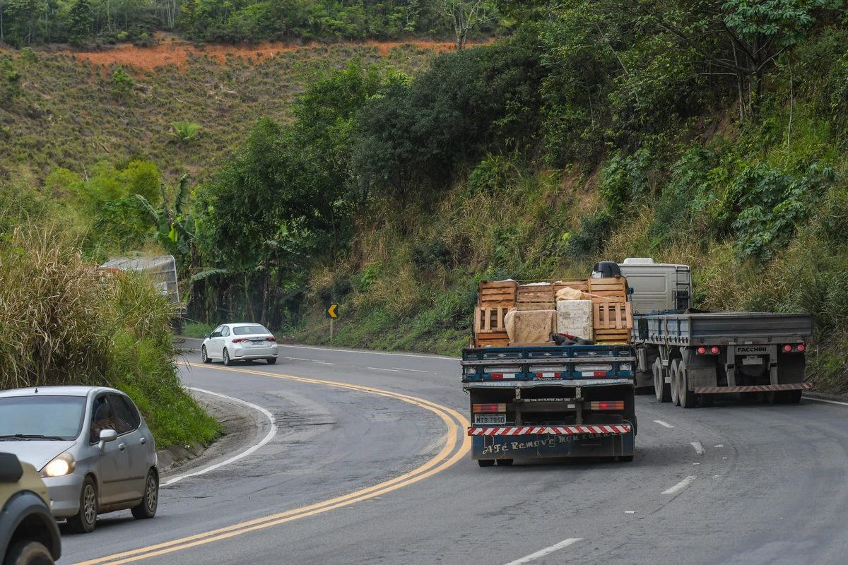 Rodovia BR 262 em Viana
