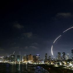 Os relatórios dizem que Teerã teria como alvo bases militares e navios localizados na região se os três países derem apoio a Israel