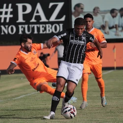 Ambas as equipes tiveram chances, mas não balançaram as redes