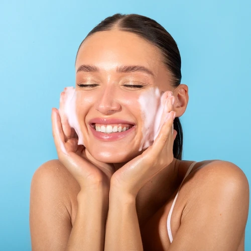 Imagem - 12 opções de limpadores faciais em espuma para a sua rotina de skincare