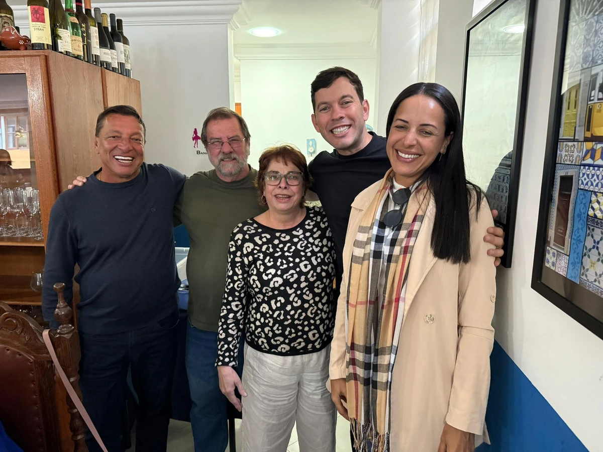 O prefeito de Vila Velha, Arnaldinho Borgo, e sua esposa, Andressa Barcelos, estiveram em Santa Teresa, desfrutando de momentos agradáveis