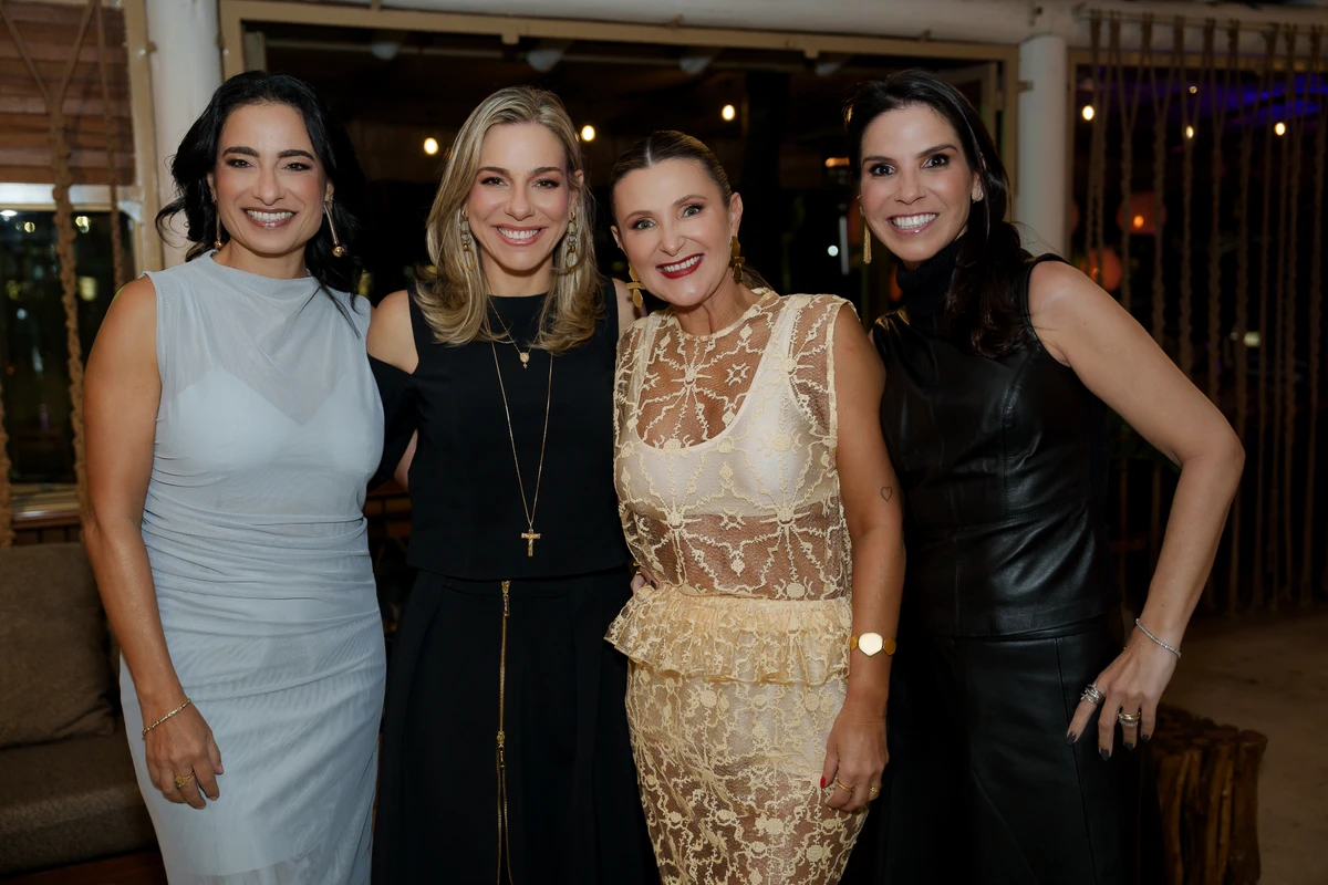  Renata Pimentel celebra 50 anos