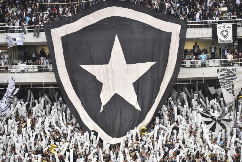 O Botafogo levou para casa mais um título do Brasileirão em 2024 (Imagem: A.RICARDO | Shutterstock)