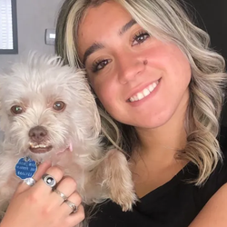 A estudante de enfermagem Caroline Dias Gonçalves mora nos Estados Unidos desde os 7 anos e foi detida pelo serviço de imigração após ser parada por uma pequena infração de trânsito no Colorado.