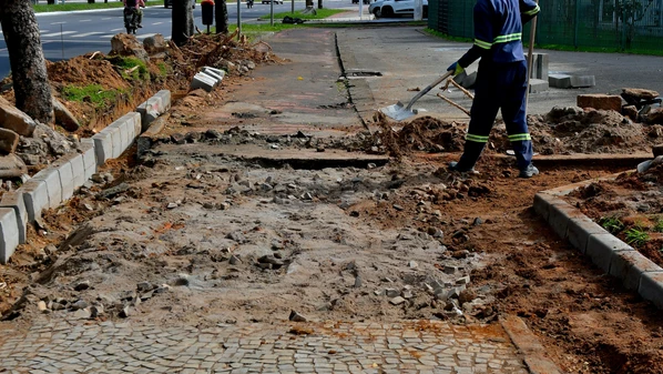 Parte de calçadão da Praça da Ciência dará lugar a pista para ciclistas, que seguirá até o estabelecimento comercial