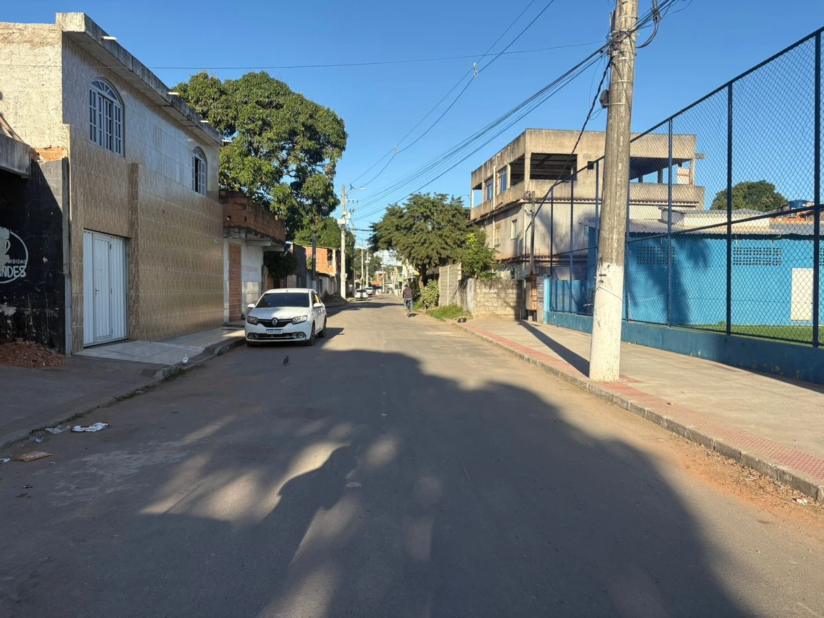 Ataque em rua no bairro Normília da Cunha, em Vila Velha, deixou dois morto.