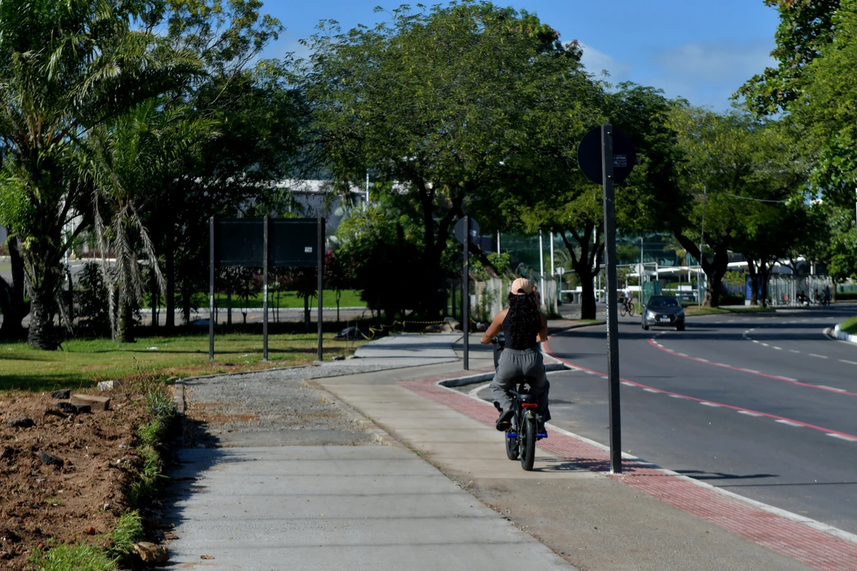 Construção de ciclovia entre a Praça da Ciência e o Shopping Vitória por Fernando Madeira