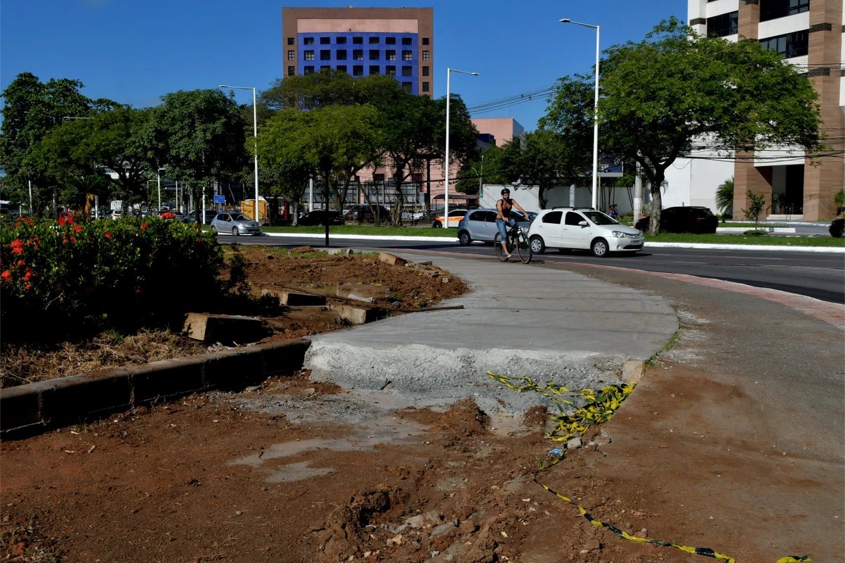 Construção de ciclovia entre a Praça da Ciência e o Shopping Vitória por Fernando Madeira
