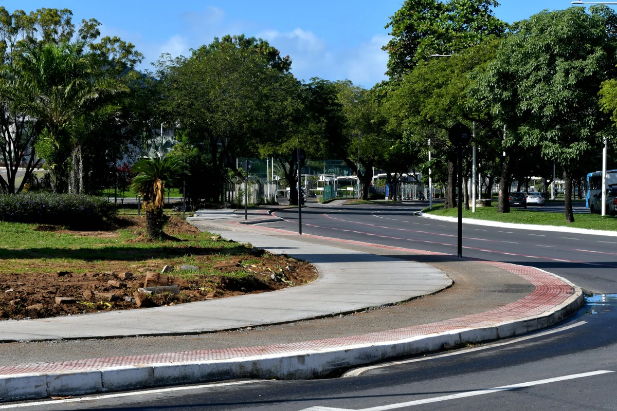 Construção de ciclovia entre a Praça da Ciência e o Shopping Vitória por Fernando Madeira