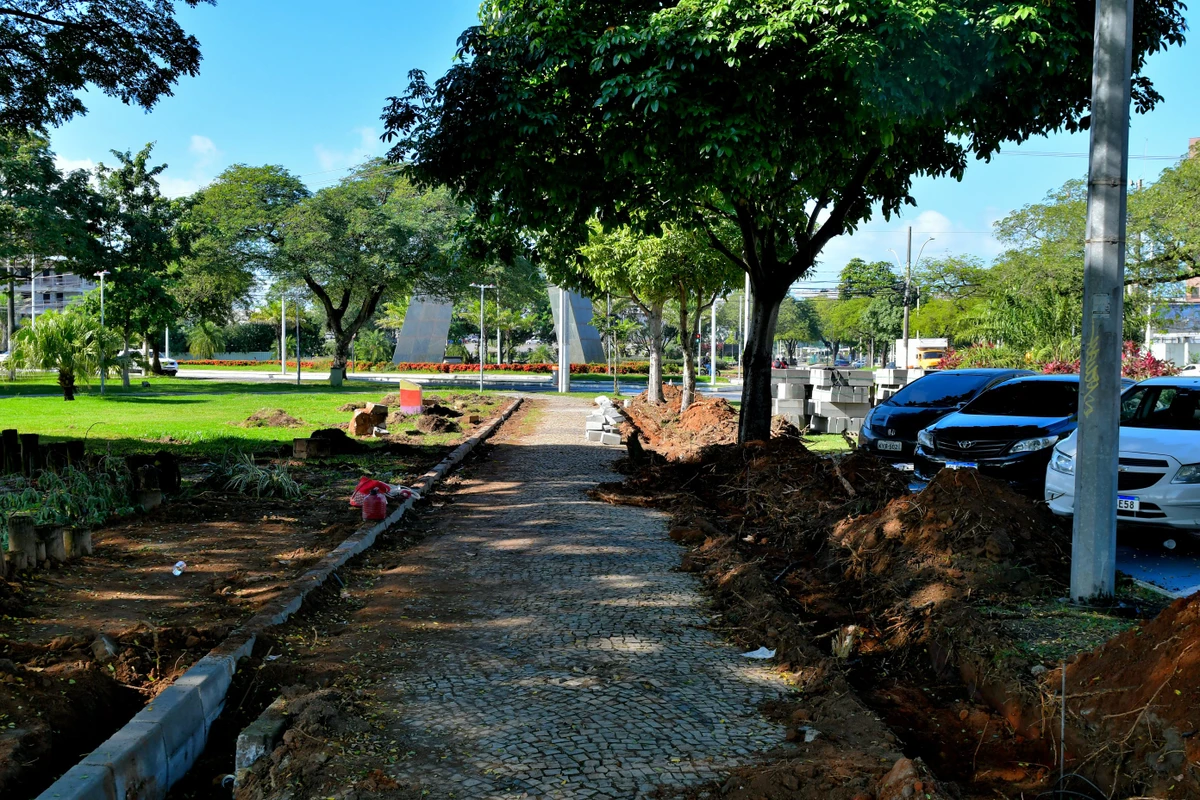 Construção de ciclovia entre a Praça da Ciência e o Shopping Vitória por Fernando Madeira
