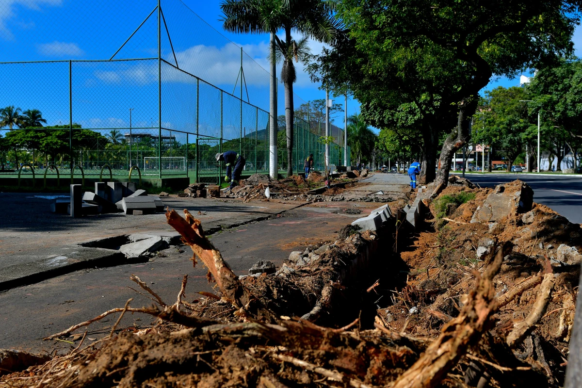 Construção de ciclovia entre a Praça da Ciência e o Shopping Vitória por Fernando Madeira