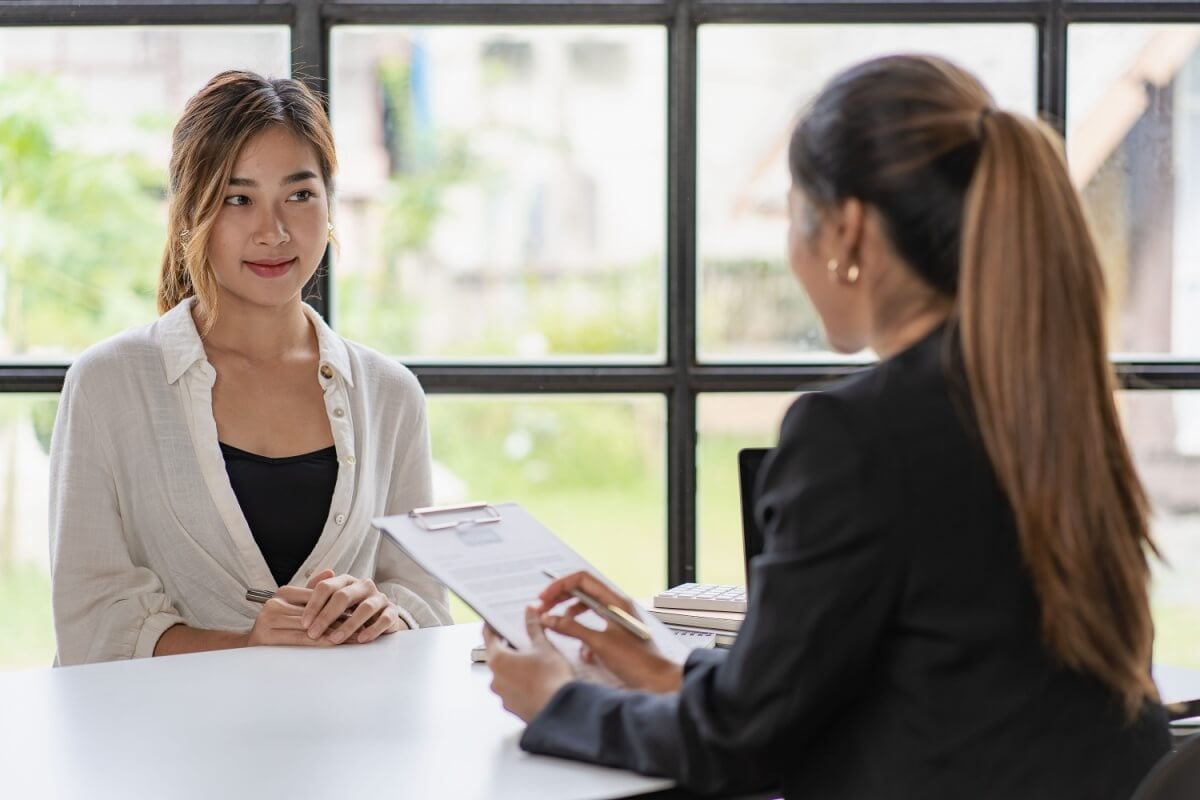 Estar bem-preparado para a entrevista é tão importante quanto ter um bom currículo (Imagem: SaiArLawKa2 | Shutterstock)