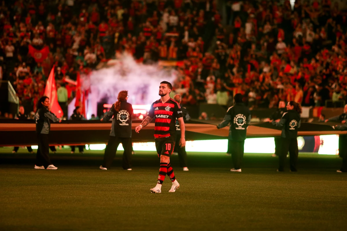 Flamengo bateu o Espérance na estreia do Mundial de Clubes.