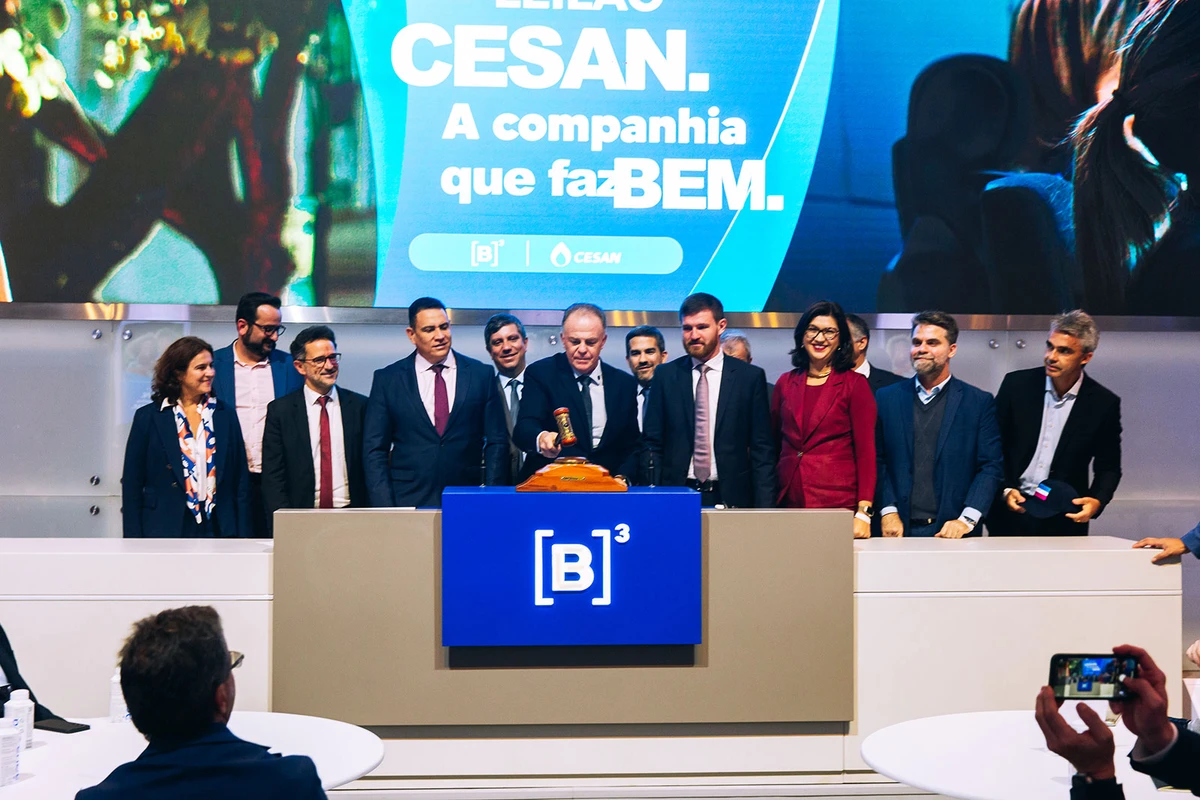 Governador Renato Casagrande em leilão da Cesan realizado na B3, em São Paulo