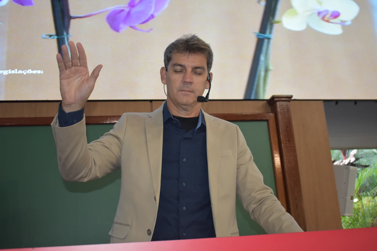 O pastor Marcelo Ferreira também participou da abertura do Seminário de Jovens da ICM