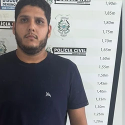 Felipe Silva Rodrigues ficará preso de forma temporária pelos próximos 30 dias. Ainda não há informações sobre o paradeiro de Lázaro Airan, de 17 anos