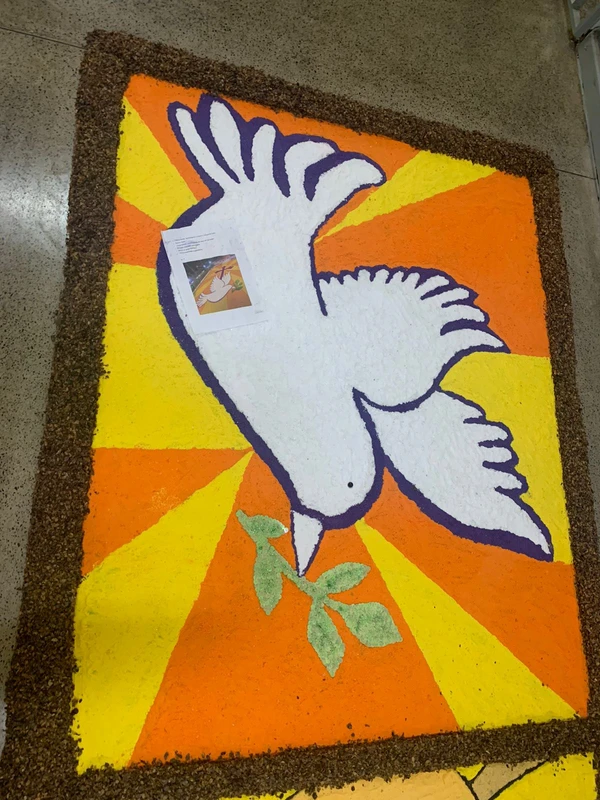 Presos do ES confeccionam tapetes para celebrar Corpus Christi por SEJUS/Divulgação
