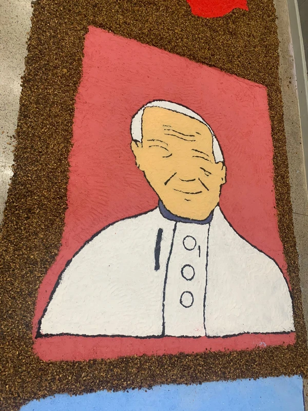 Presos do ES confeccionam tapetes para celebrar Corpus Christi por SEJUS/Divulgação