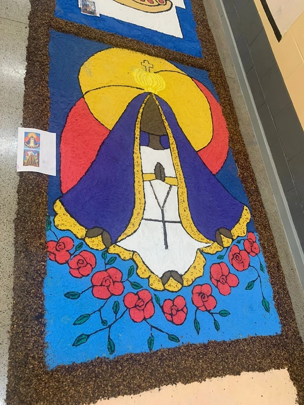 Unidades prisionais do Espírito Santo confeccionam tapetes para celebrar Corpus Christi por SEJUS/Divulgação