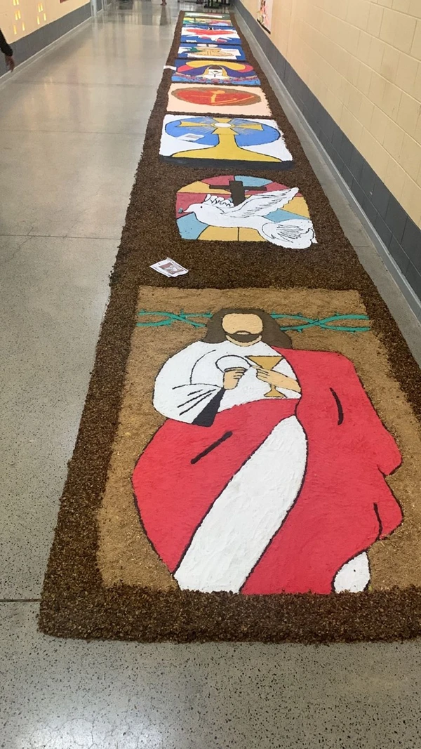 Unidades prisionais do Espírito Santo confeccionam tapetes para celebrar Corpus Christi por SEJUS/Divulgação