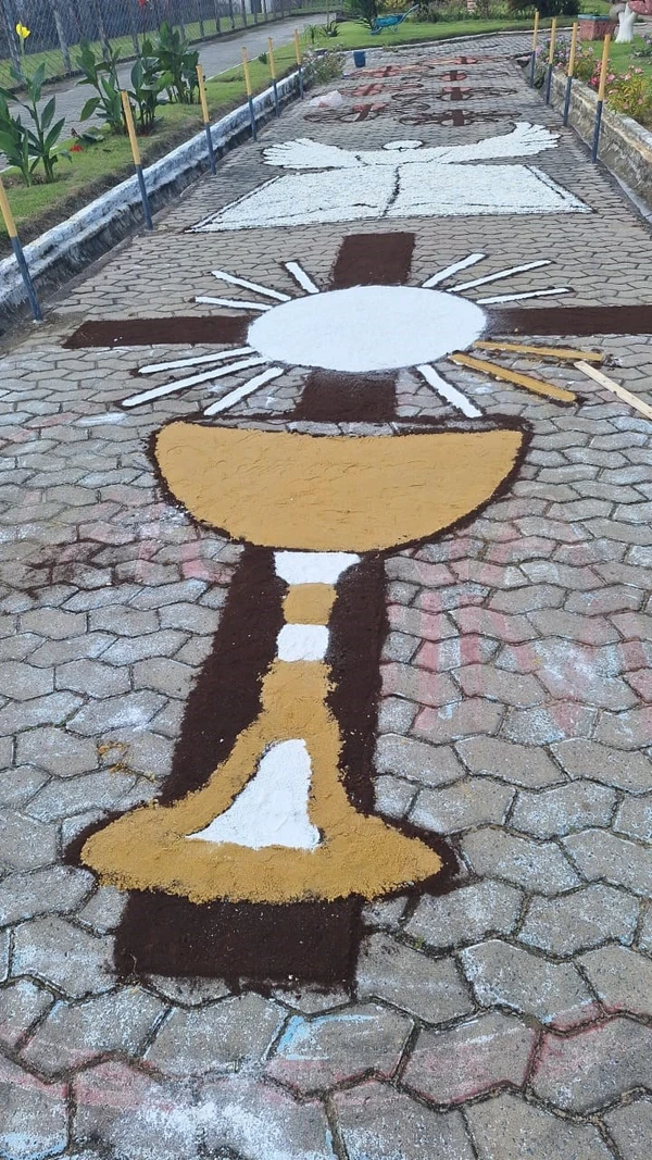 Unidades prisionais do Espírito Santo confeccionam tapetes para celebrar Corpus Christi por SEJUS/Divulgação