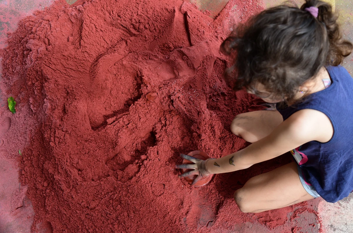 Confecção dos tapetes de Corpus Christi em Jardim da Penha, Vitória, nesta quinta-feira (19) por Ricardo Medeiros
