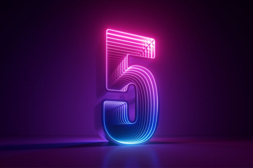 O número 5 está ligado à transformação, à liberdade, à aventura e ao crescimento (Imagem: wacomka | Shutterstock)