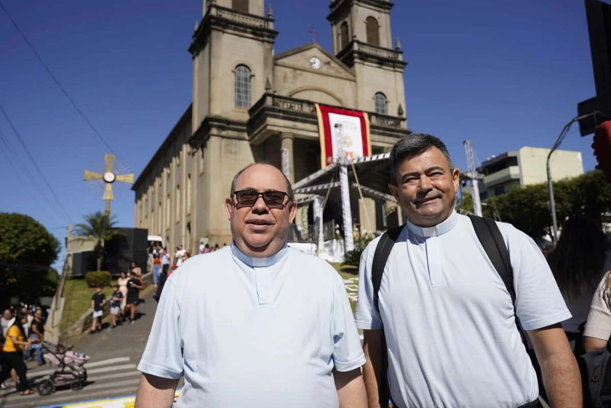Padre Antônio Lúcio e padre Avelina
