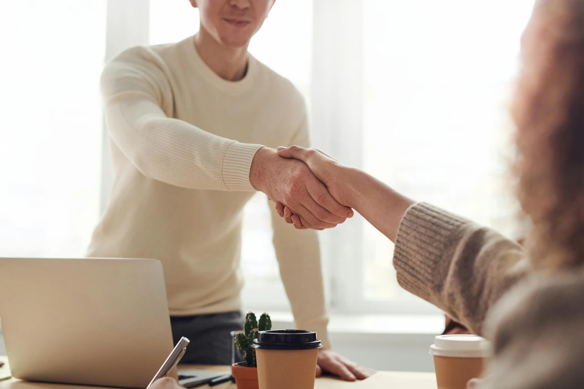 Primeiras experiências de trabalho podem começar através de estágios 