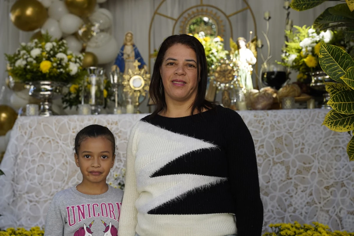 Rose da Silva e a neta Cecília