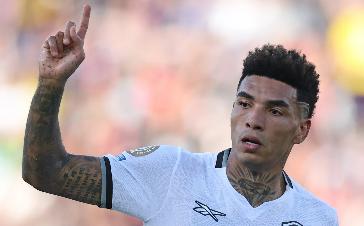 Igor Jesus marcou o gol da vitória do Botafogo sobre o Paris Saint-Germain