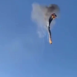Treze pessoas conseguiram sair do balão. Mas antes que as outras oito desembarcassem também, a aeronave voltou a subir de repente