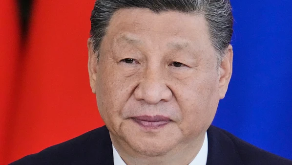 No palco principal, as lideranças de perfis autocratas de Donald Trump, Xi Jinping e Vladimir Putin. Imperadores “in pectore” na lógica da manipulação e da conquista
