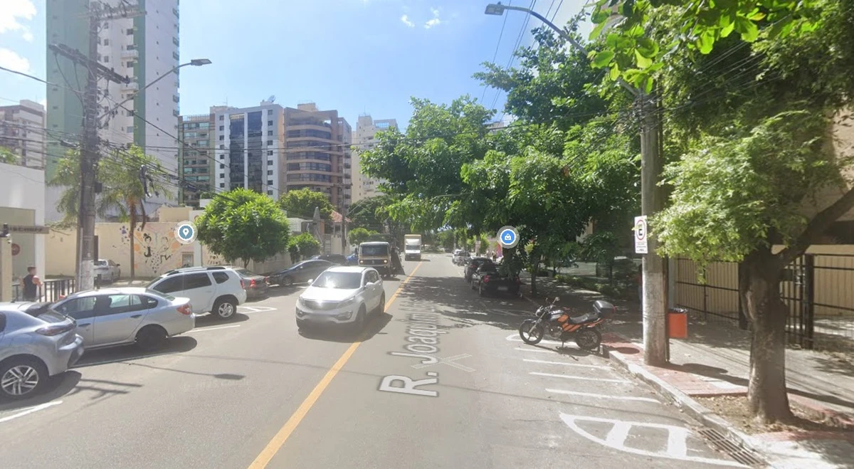 Rua Joaquim Lirio, na Praia do Canto